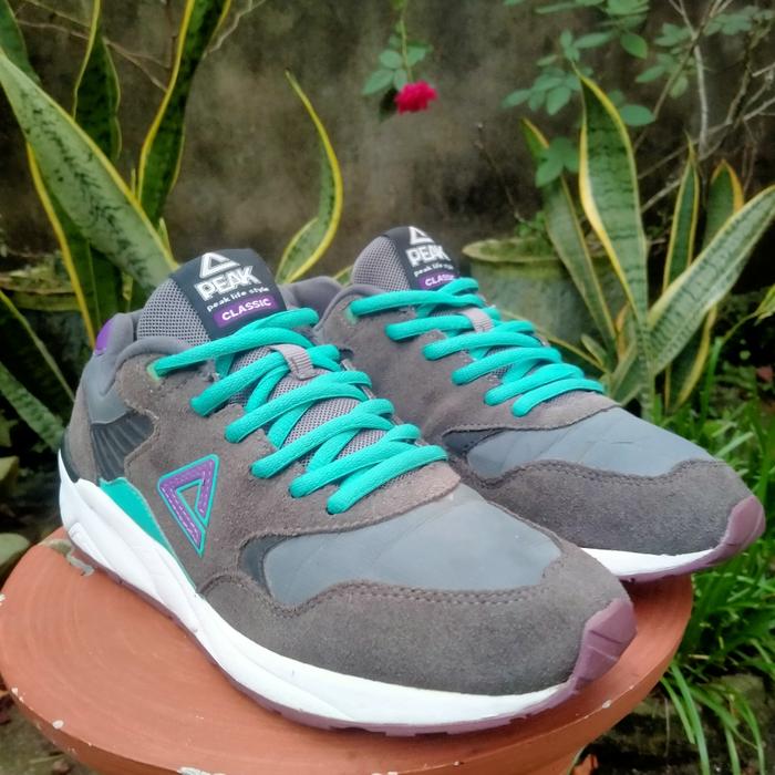 Sepatu Second Sneakers Brand Peak size 40 insole 25 cm