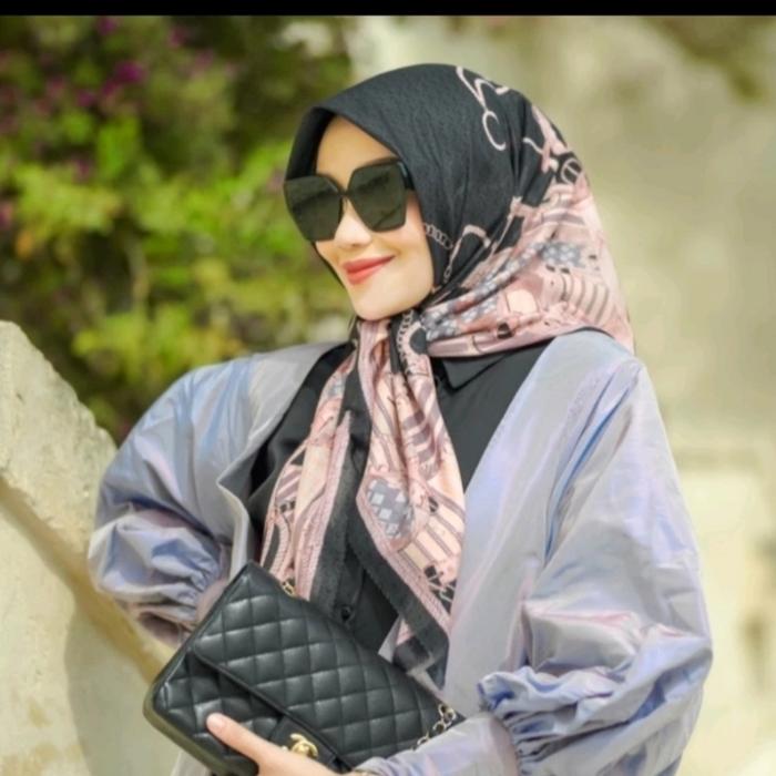 Buttonscarves The Chain 2 La Bella - Nera