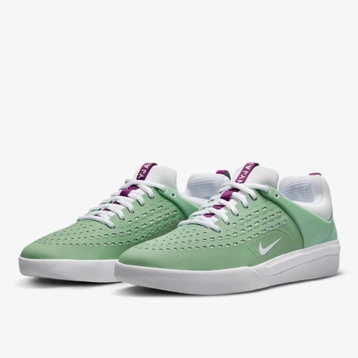 NIKE SB NYJAH 3 ENAMEL GREEN DJ6130-300