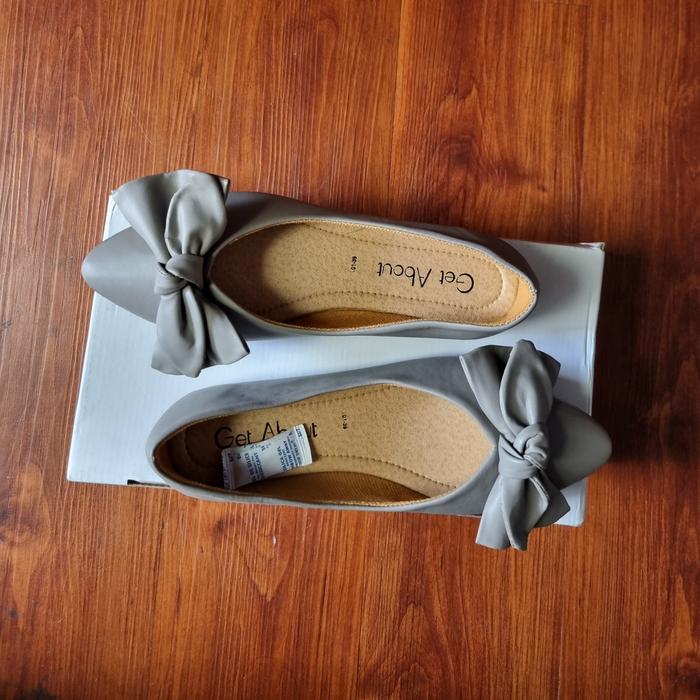 Sepatu Flat Shoes Wanita Get About Size 39 Warna Abu-abu Ballerina