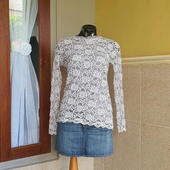 STREAM LACE BLOUSE