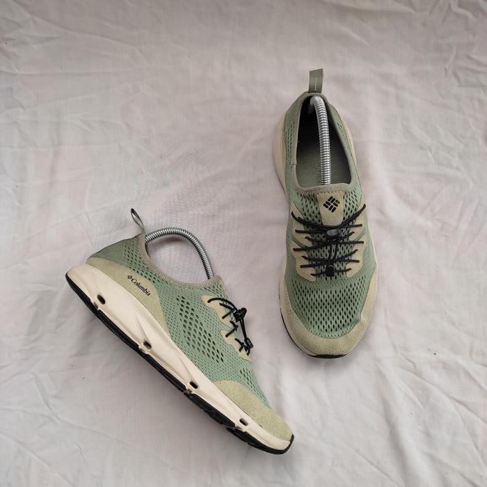 Slip on Columbia