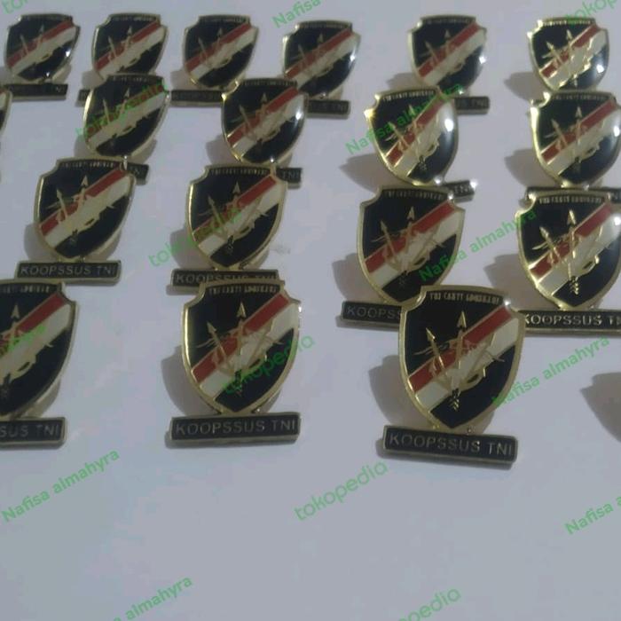 pin kuningan logo sendiri
