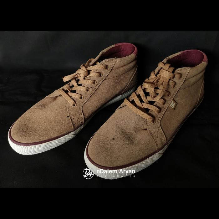 sepatu casual sneakers pria DC original bekas