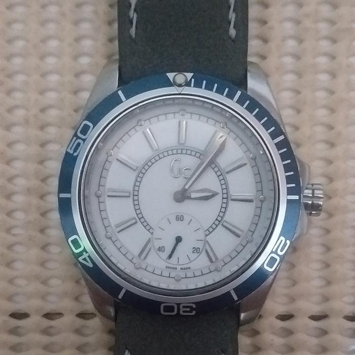Guess Collection GC46500G no date
