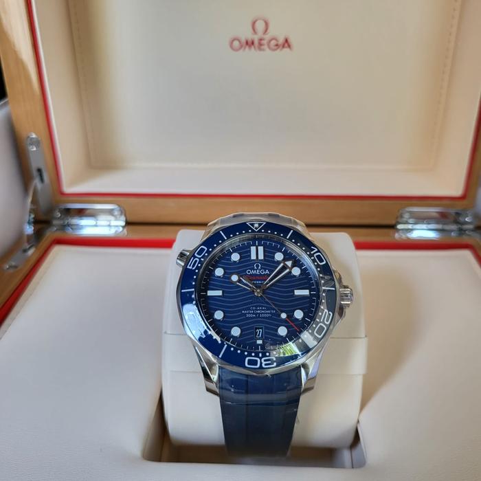 omega seamaster diver 300m james bond