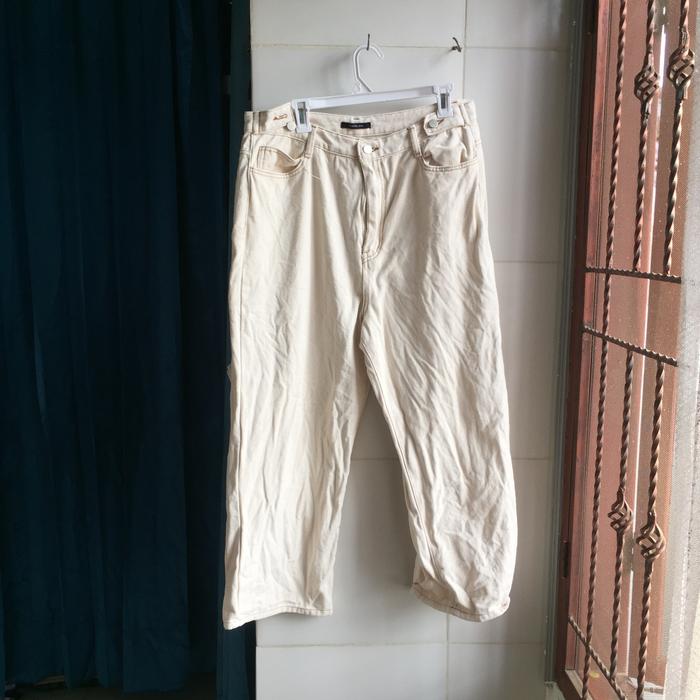 34 Celana Jeans Broken White