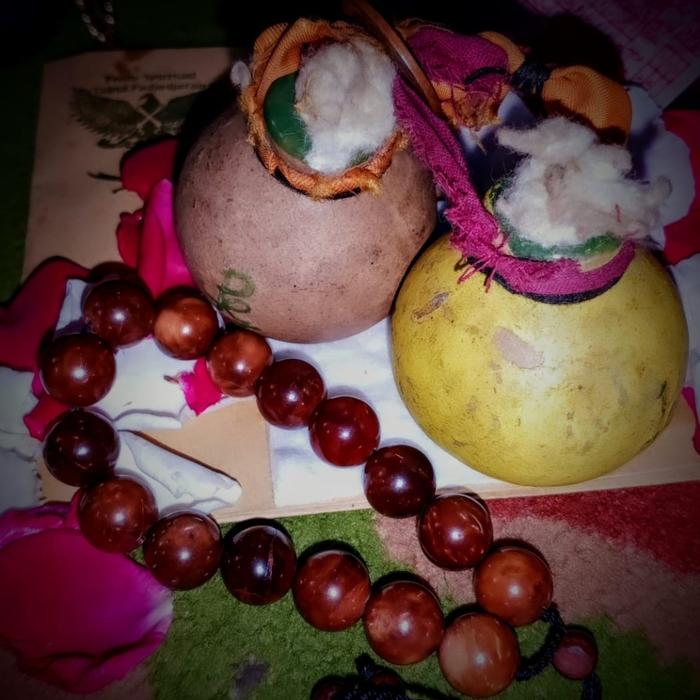 sepasang Buli-Buli dan Gelang kokah