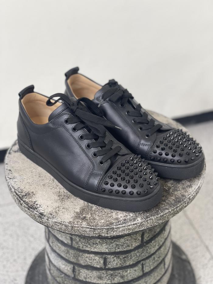Christian louboutin junior spike black leather