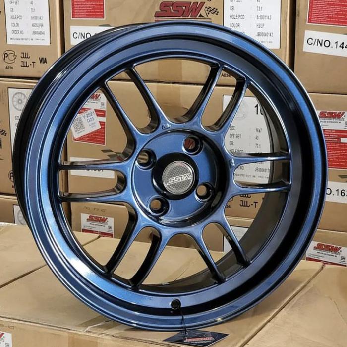 Velg racing mobil r18 Innova Hrv Civic Rush velg r18