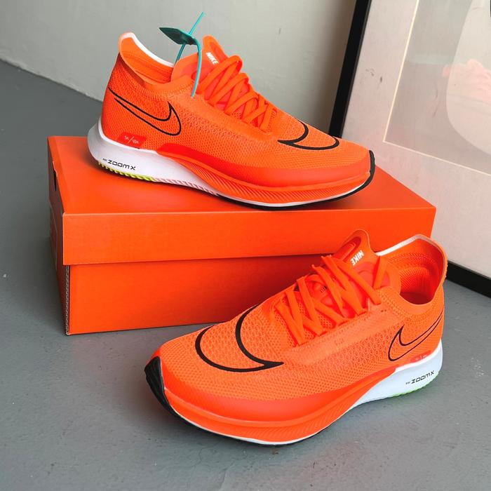 Sepatu Nike ZoomX Streakfly / Total Orange/Bright-Crimson/Volt/Black