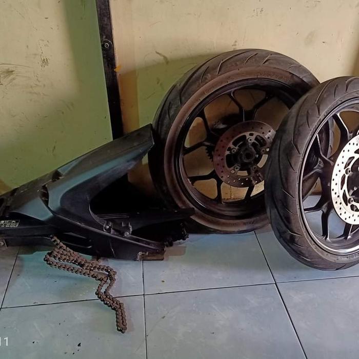swing arm xabre/r15v3 set velg set lengkap original