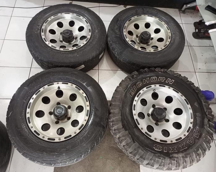 Velg Mobil Bekas MCthomson Ring 15 Pcd 5x139,7 + Ban (1) 235 70 R15