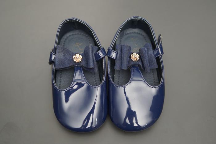 Avenue Kids Flat Shoes - 21