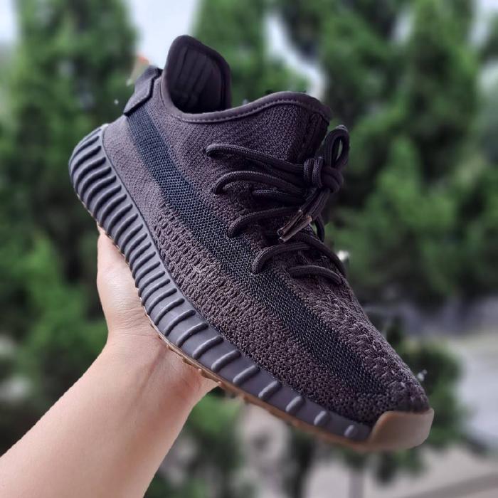 Yeezy Boost 350 V2 Cinder Black 100% Authentic Sneakers