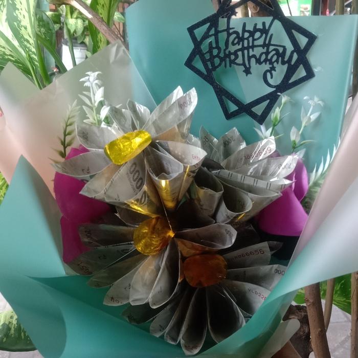 bucket uang bentuk bunga