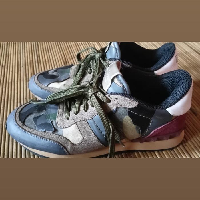 sepatu valentino garavani