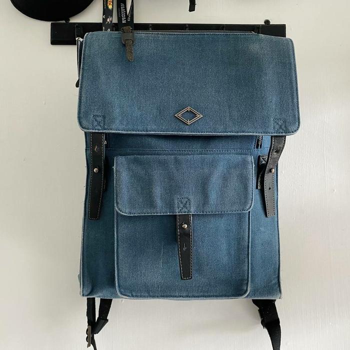 backpack brown breath