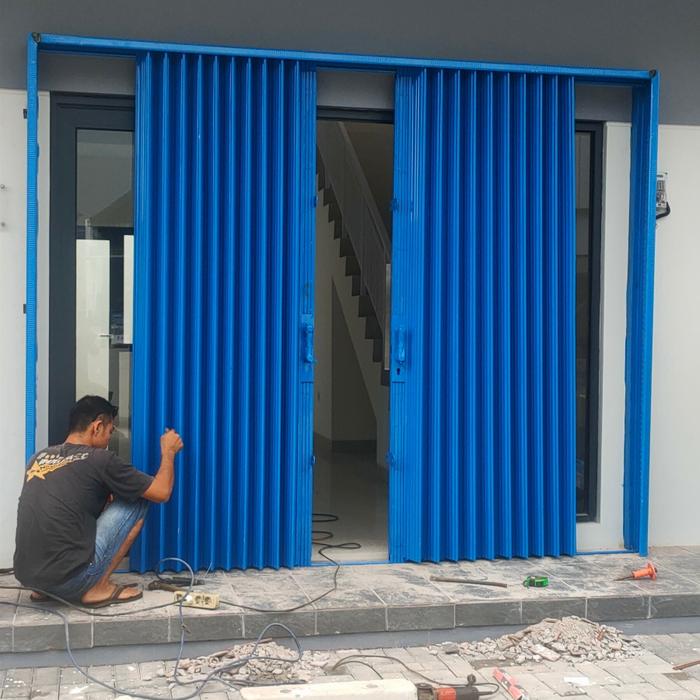 Pintu Lipat Biru Rolling Door Folding Gate untuk Penggunaan Anda