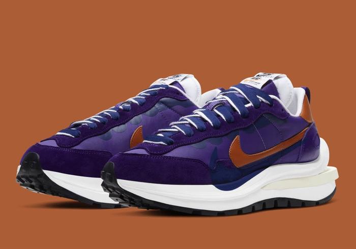 Sacai x Nike Vaporwaffle "Dark Iris"