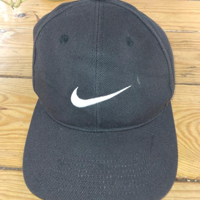 caps nike vintage topi