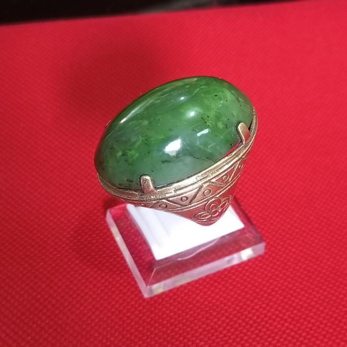 Giok Lumut Aceh Nephrite Jade Super HQ 35x22x11 Ring Kuningan sz. 9