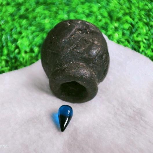 Mustika Batu Lipan Biru Tetes Air Mata Asli Dan Cupu Tanah Liat Antik