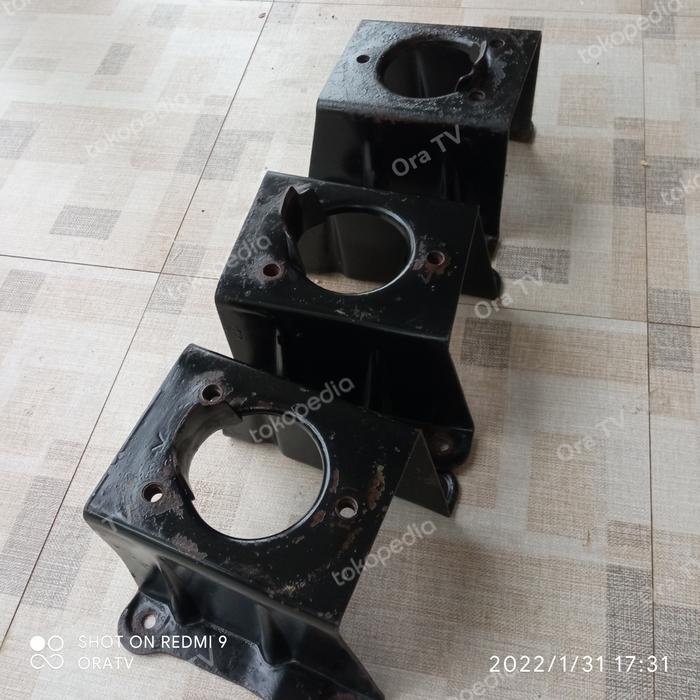 Dudukan Ban Serep Daihatsu Taft atau Feroza Original Bekas