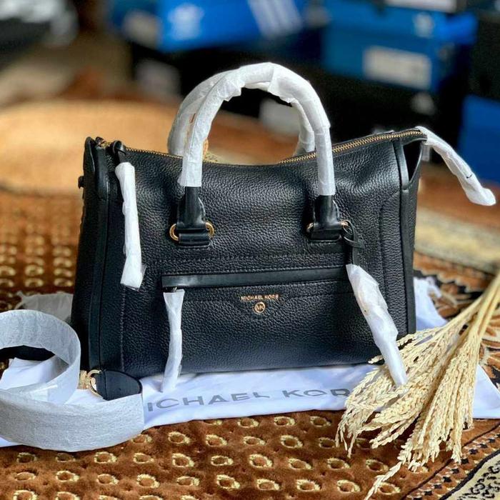 Ready Mk Carine Medium Black