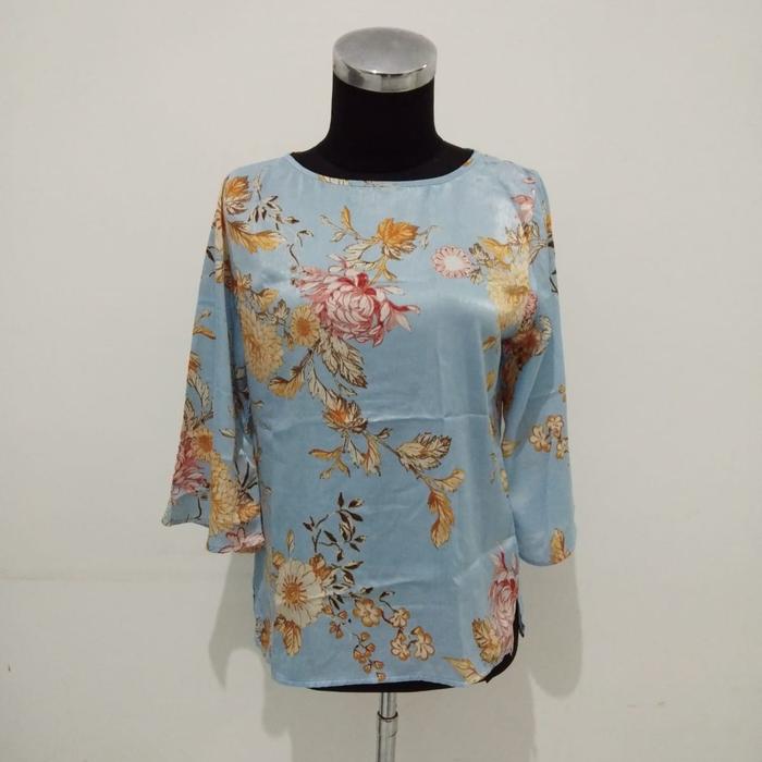 pakaian baju atasan wanita blouse biru langit motif bunga