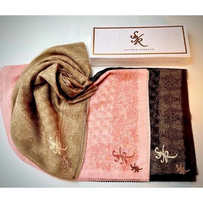 Scarf Fatimah Syahrini MONOGRAM Hijab Premium Segiempat Motif SYR Segi