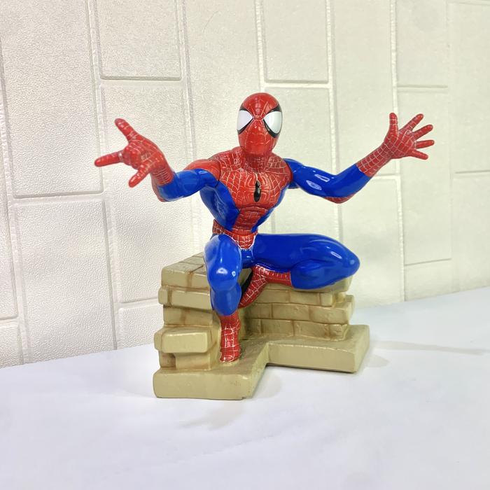 Action figure spiderman the amazing spiderman besar