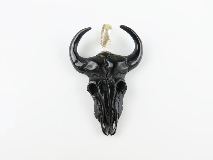 Liontin Ukiran Kepala Banteng