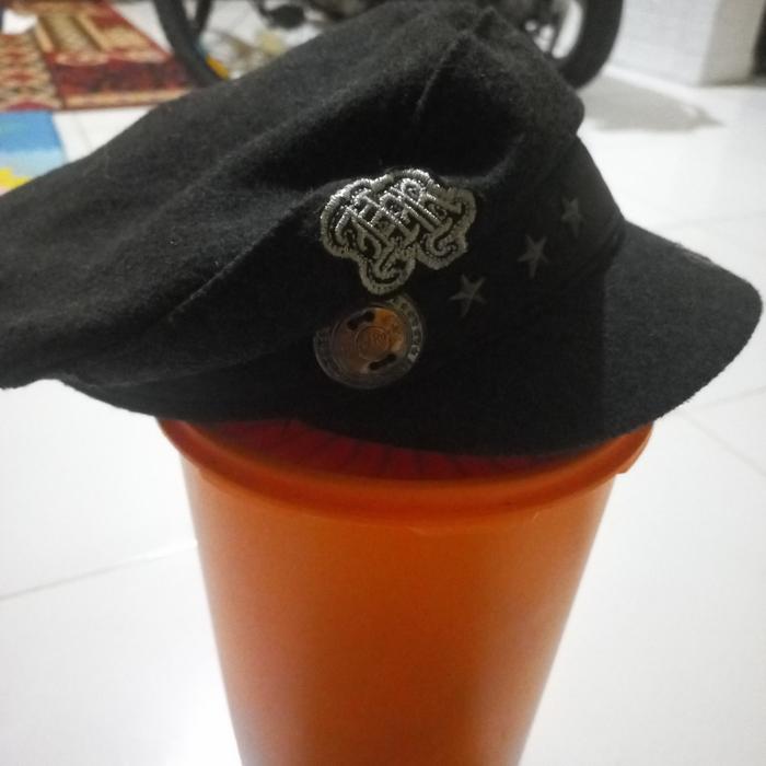 topi hardrock cafe not oakley adidas volcom