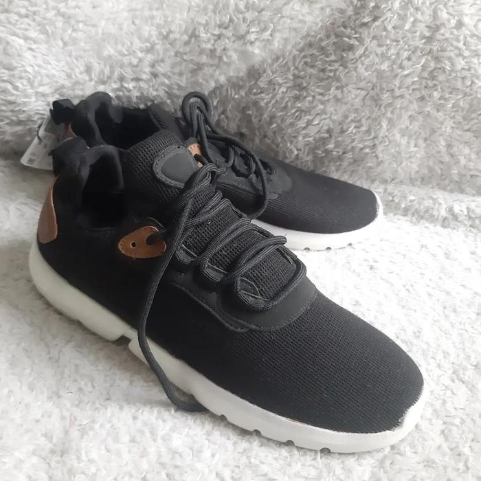 SEPATU BERSHKA MAN - 40