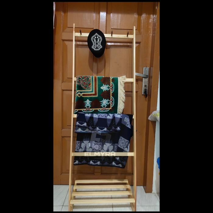 Rak tangga kayu serbaguna mukena kerudung handuk sajadah