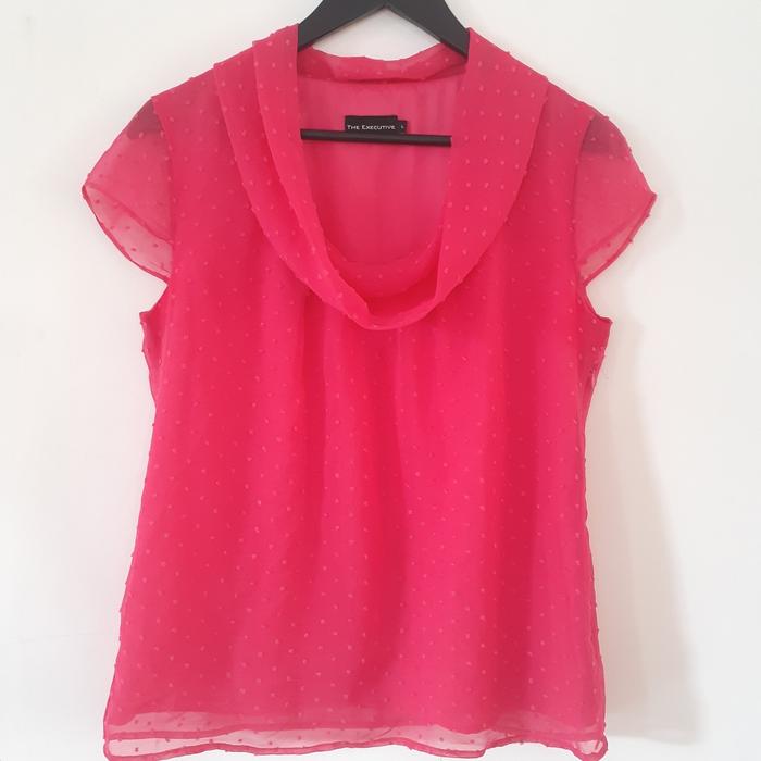 THE EXECUTIVE: Blouse Wanita merah bintik