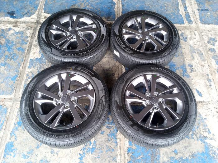 1SET VELG DAN BAN MOBIL BEKAS COPOTAN NEW XENIA RING15 PCD5X114