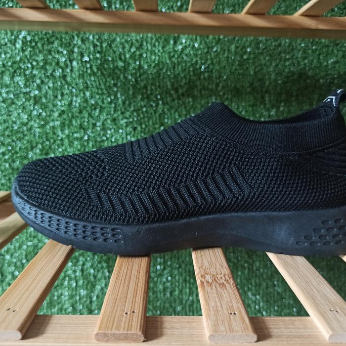 Sepatu Kdm hitam