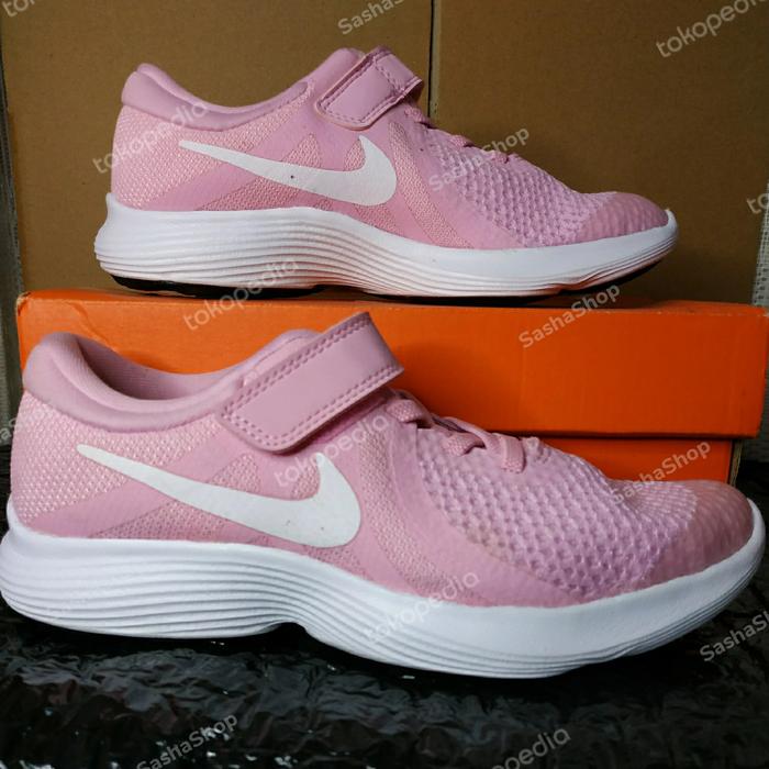 NIKE REVOUTION 4 (PSV) SIZE 34