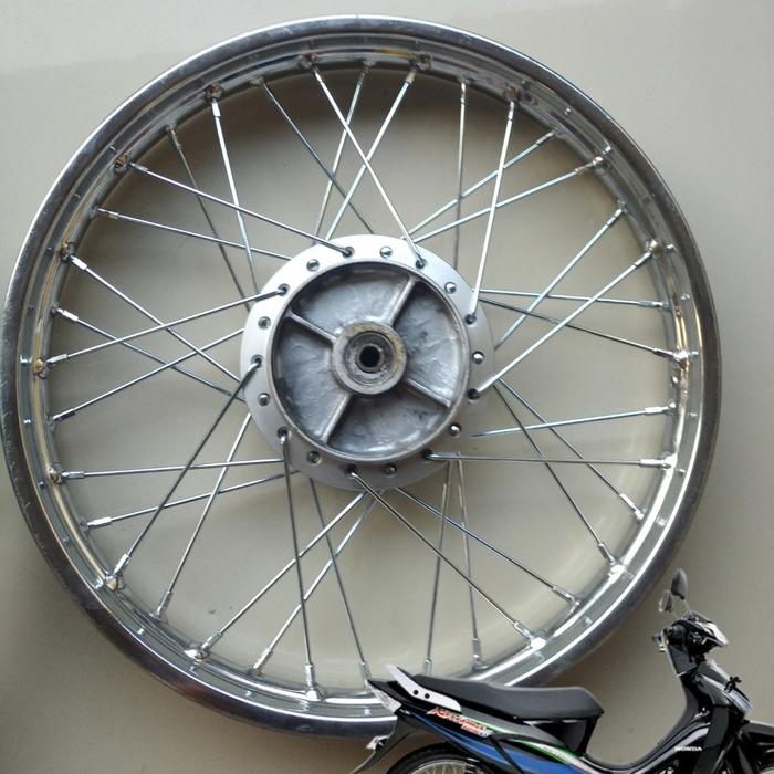 VELG BELAKANG KARISMA
