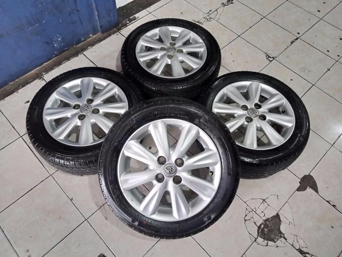 velg seken bekas std yaris ring 15x5,5 pcd 4x100 seken bekas plus ban