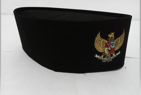 Kopiah peci hitam gambar garuda merek presiden anti air tinggi 9cm
