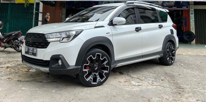 paket velg suzuki XL7 - DOLASI HSR R18X8 H5X114,3 ban accelera 225/45