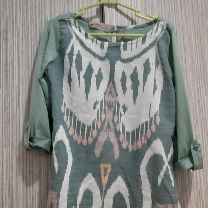 Preloved Top Tenun Dea Valencia, uk XS