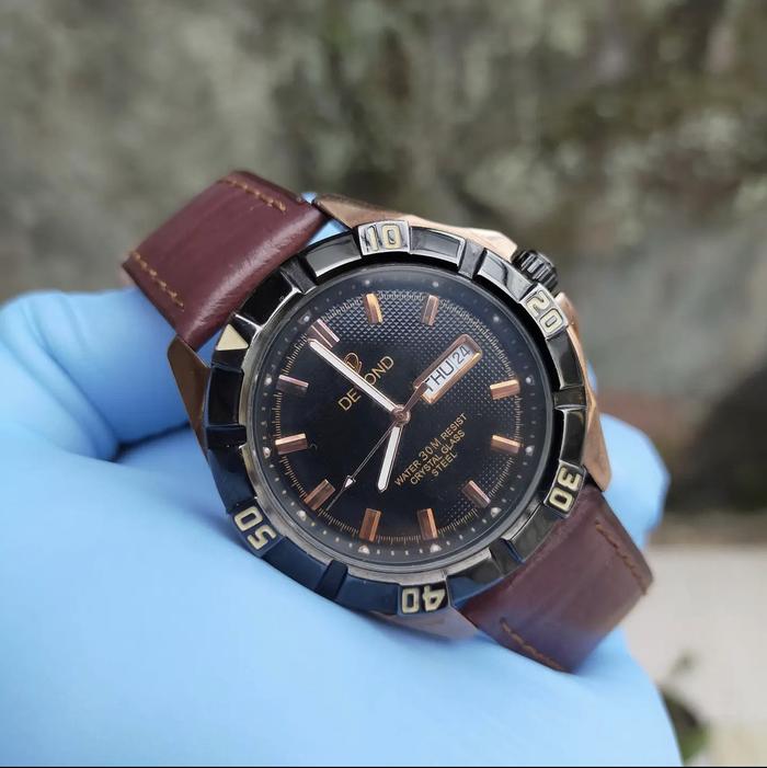 jam tangan devond