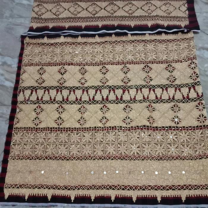 tapis kain antik motif kaca kaca