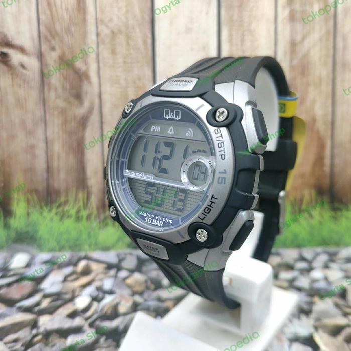 Jam Tangan Pria Q&Q QQ Digital Strap Karet Hitam M083J002Y Original