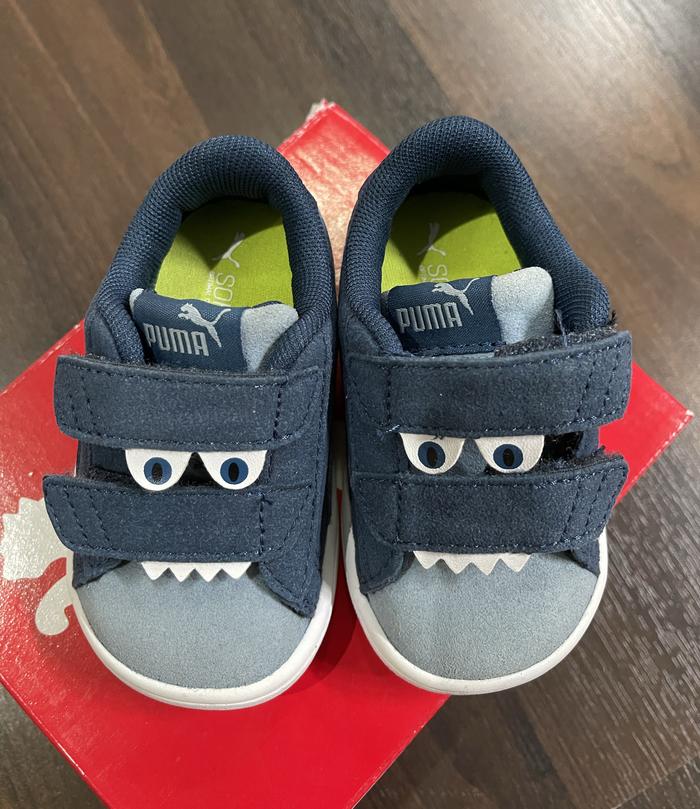 ORIGINAL Puma Smash V2 Monster Kids Preloved 95% like NEW