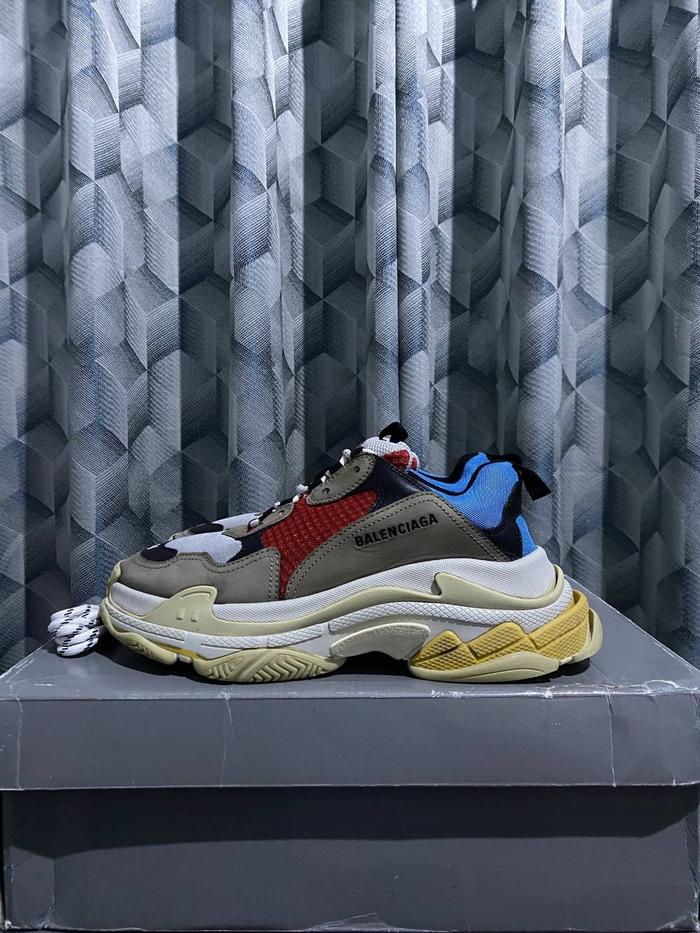 BALENCIAGA TRIPLE S MULTICOLOR SNEAKERS AUTHENTIC 100%